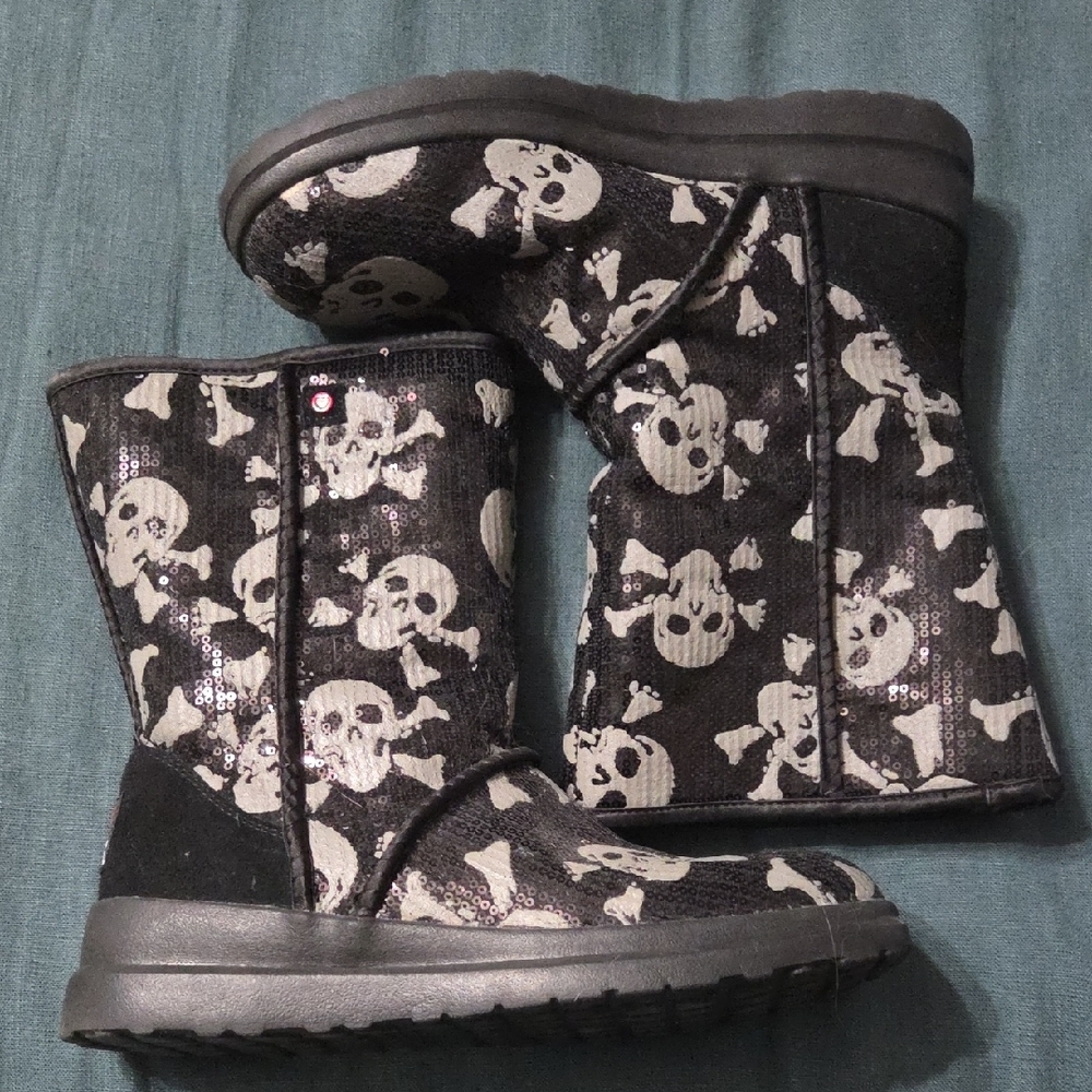 Black Skull Pattern Boots